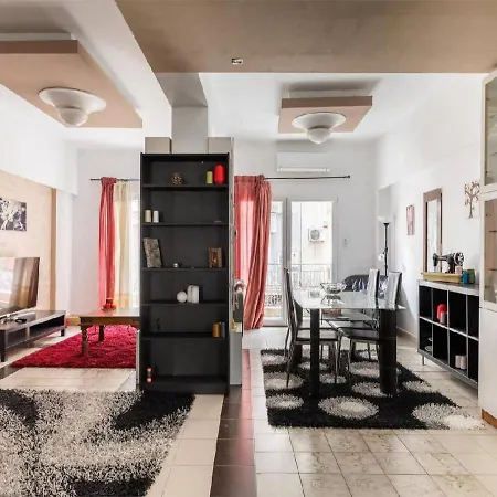 2bd- Perfect Location With Square View *