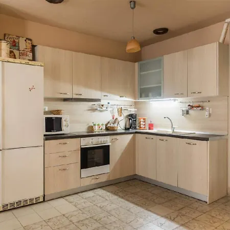 Apartment 2bd- Perfect Location With Square View