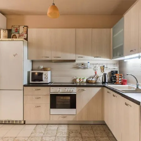 2bd- Perfect Location With Square View *