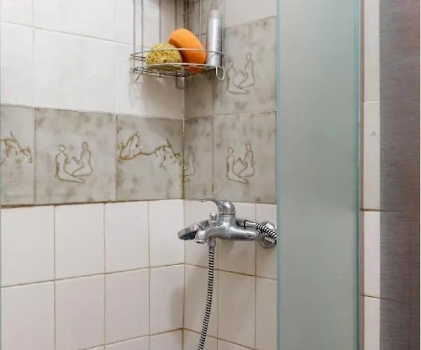 2bd- Perfect Location With Square View