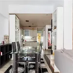 2bd- Perfect Location With Square View * Tesalónica