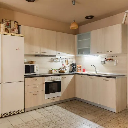 דירה 2bd- Perfect Location With Square View
