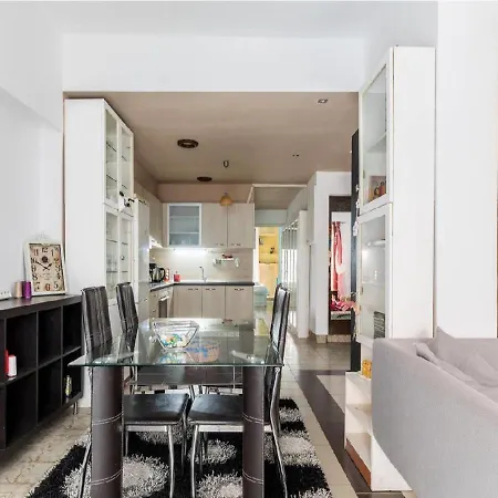 2bd- Perfect Location With Square View * סלוניקי