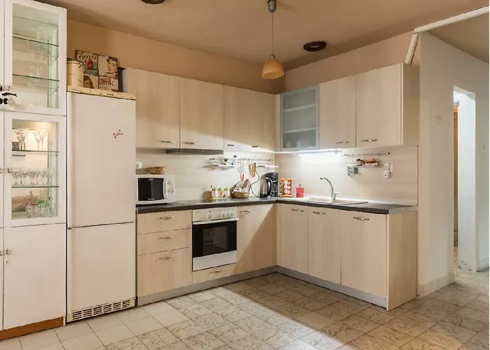 Appartement 2bd- Perfect Location With Square View