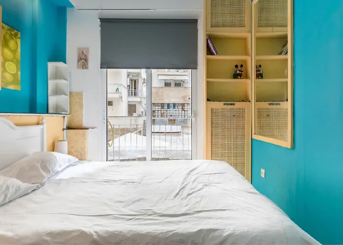 2bd- Perfect Location With Square View Appartement *